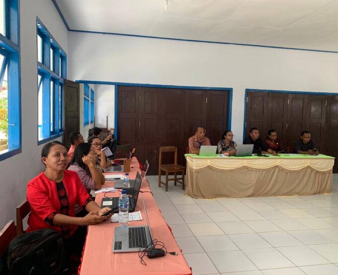 Pengenalan  Website  Sebagai Aplikasi Digital Mewarnai Workshop Hari Ke-2 SMA Negeri 4 Kepulauan Tanimbar